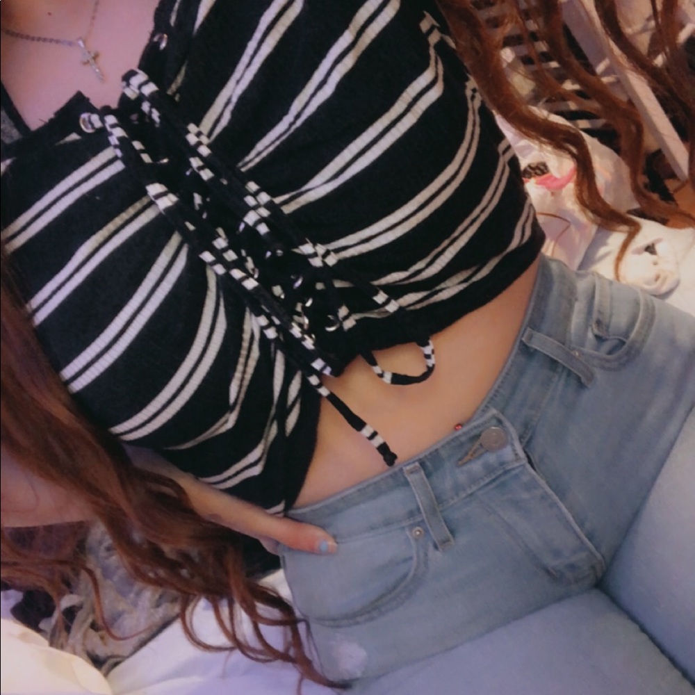 Off the shoulder crop top💅🏻